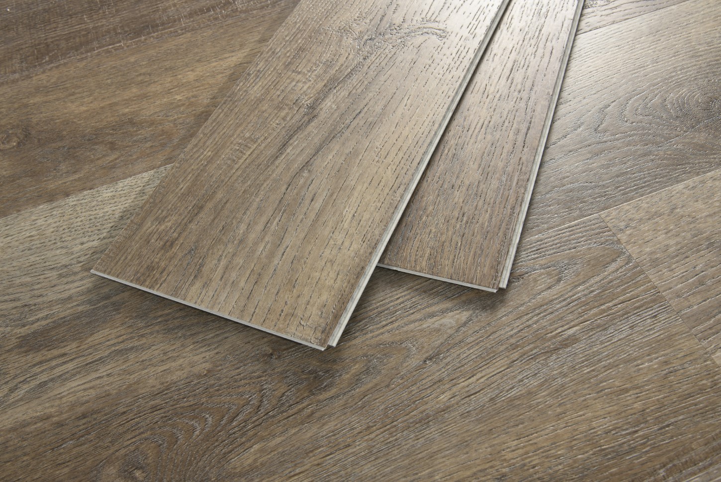 "Madera" SPC Natural Vinyl №1515 (6705) Орех Таежный 1220*184*4мм+1,5мм 2,2448 м.кв/10шт - вид сзади